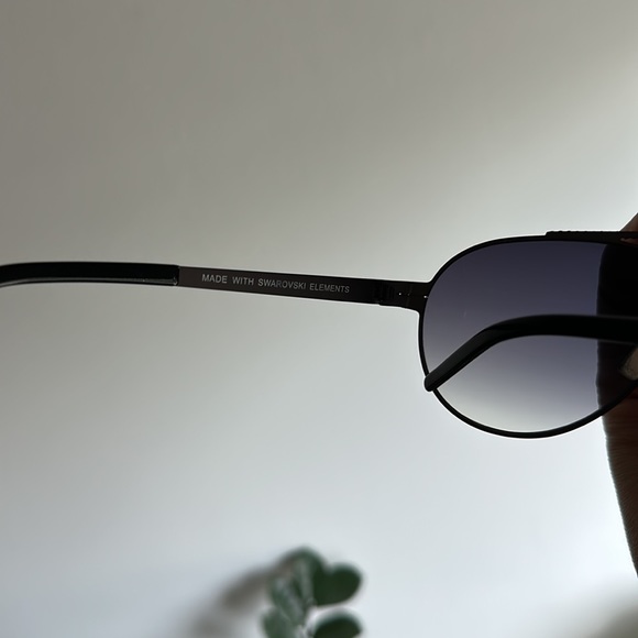 Jimmy crystal sunglasses with case - Picture 11 of 11